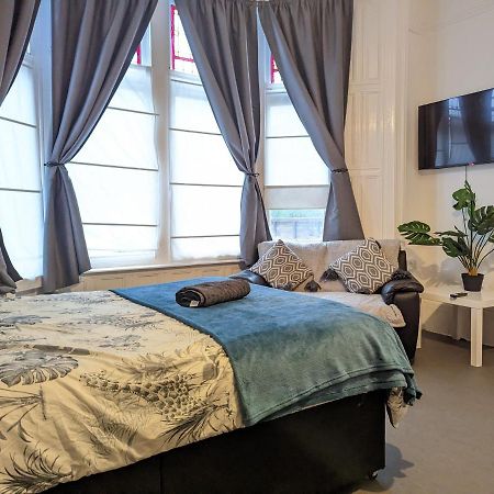 1 Bedroom Studio In A Supurb Area Of Кардиф Екстериор снимка