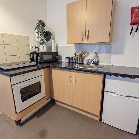 1 Bedroom Studio In A Supurb Area Of Кардиф Екстериор снимка