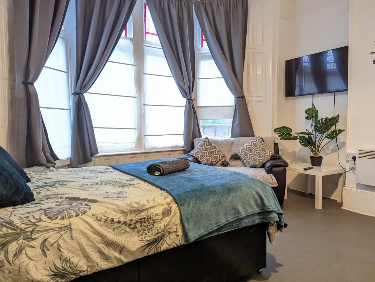 1 Bedroom Studio In A Supurb Area Of Кардиф Екстериор снимка