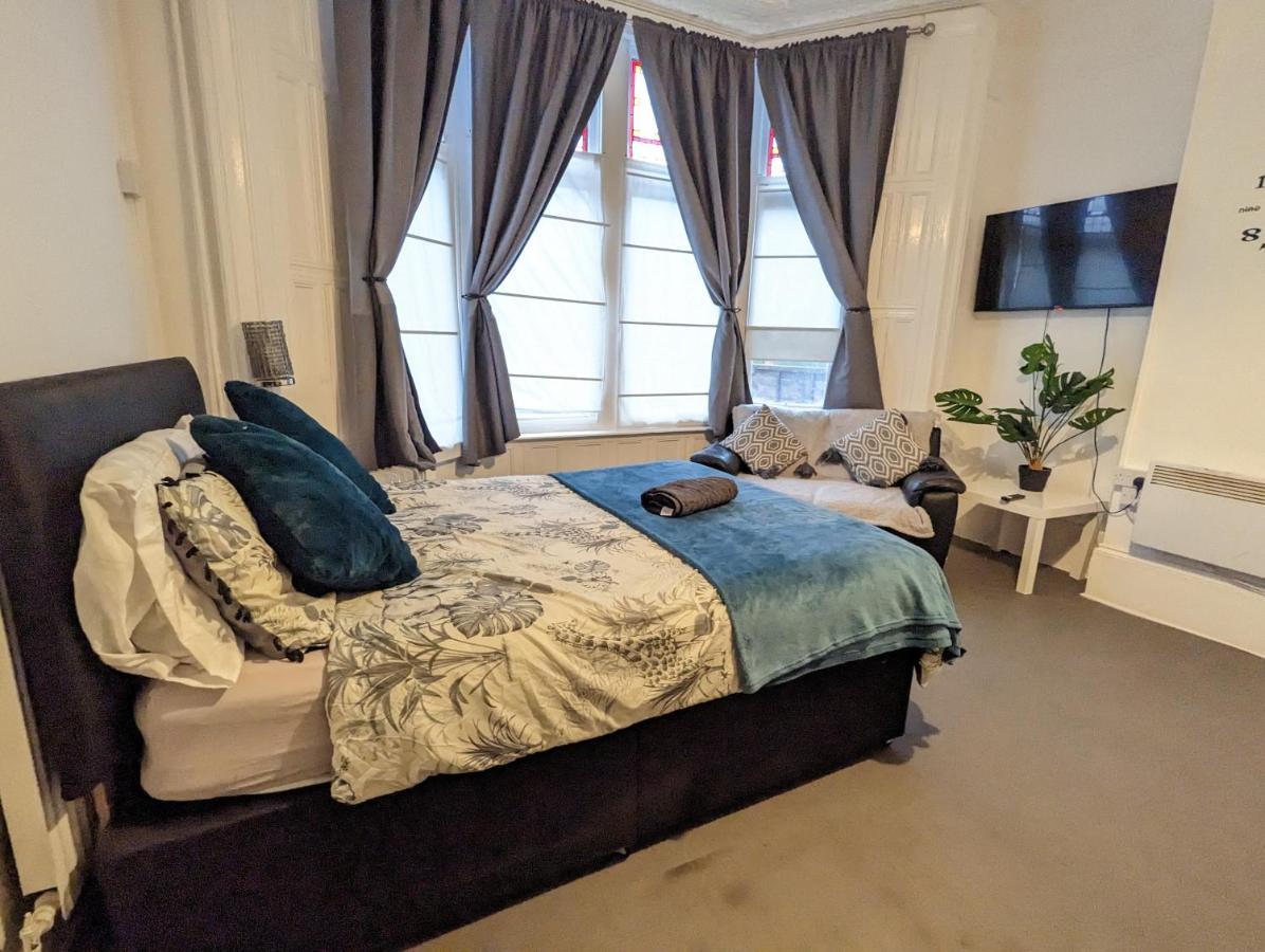 1 Bedroom Studio In A Supurb Area Of Кардиф Екстериор снимка
