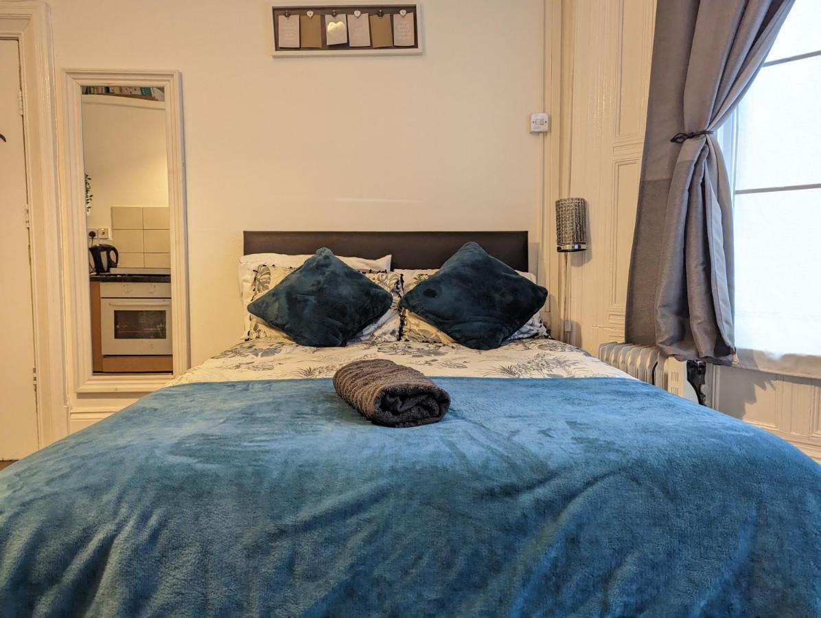 1 Bedroom Studio In A Supurb Area Of Кардиф Екстериор снимка