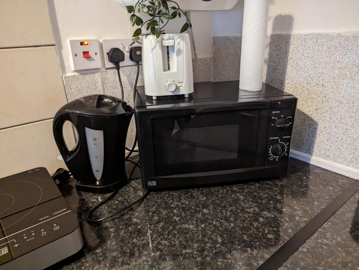 1 Bedroom Studio In A Supurb Area Of Кардиф Екстериор снимка