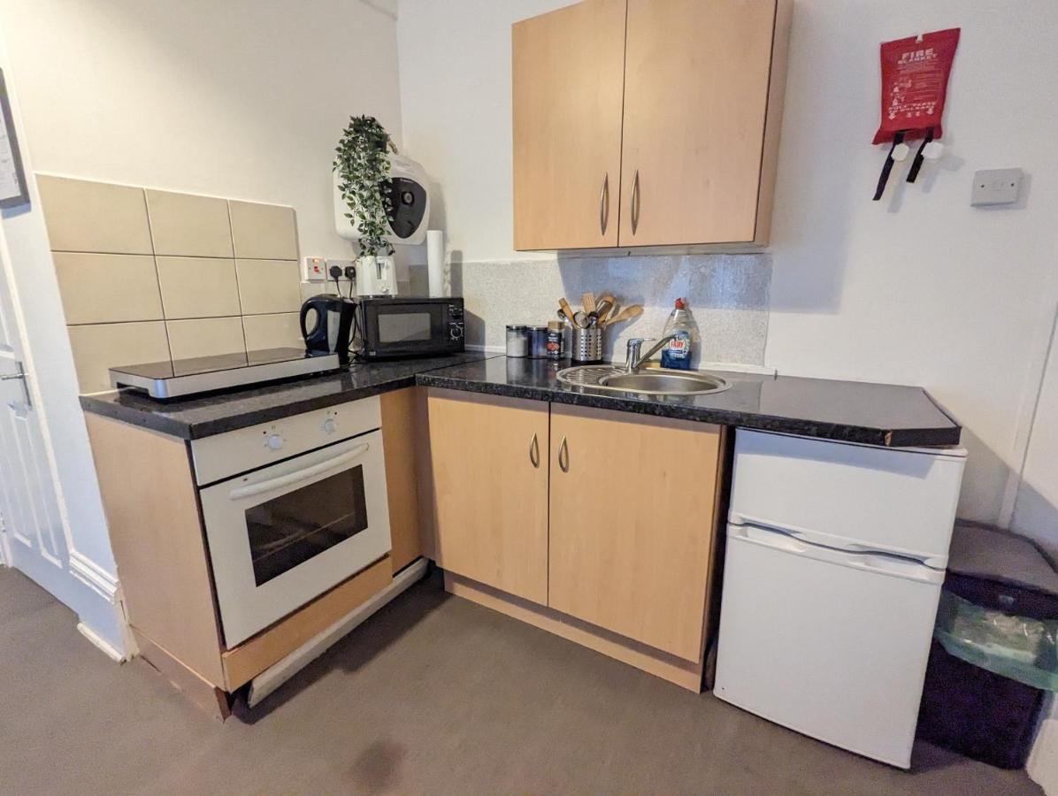 1 Bedroom Studio In A Supurb Area Of Кардиф Екстериор снимка